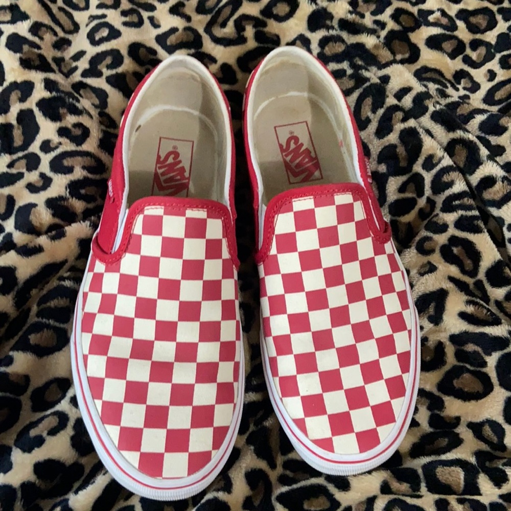 Red checkered van Women’s 8.5